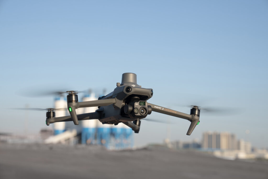 Kaip išsirinkti tinkamą DJI Enterprise droną: Mavic 3 Thermal, Enterprise ar Multispectral?