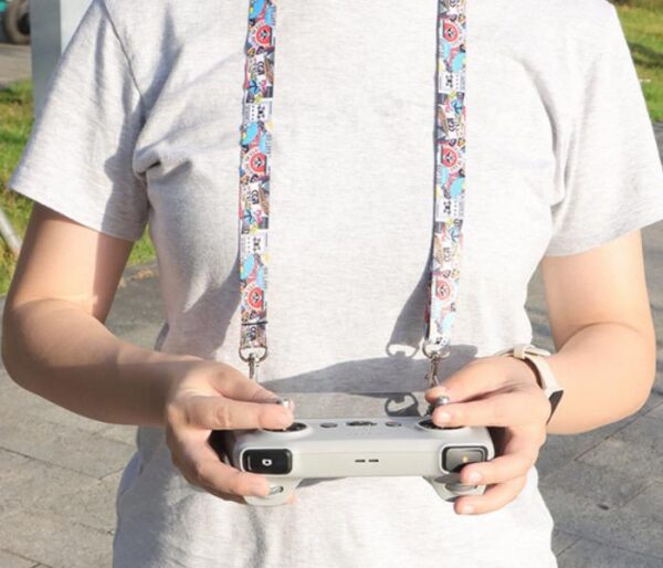 84644 Graffiti kaklo dirželis su varžtais, skirtas DJI RC 2 / RC Pro