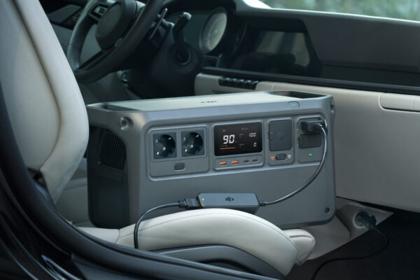 DJI maitinimo automobilinis lizdas su SDC maitinimo kabeliu (12V/24V)