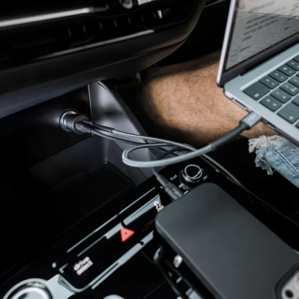 FIXED dvigubas USB-C automobilinis įkroviklis, 65 W, PD 3.0, juodas