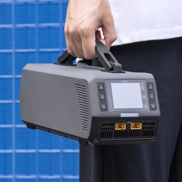 ToolkitRC M8DAC 1-8S 1200W LI-Po įkroviklis