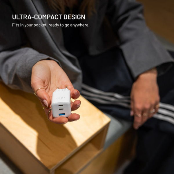 FIXED Mini Charger - 2x USB-C, 1x USB-A, GaN, 65W, white